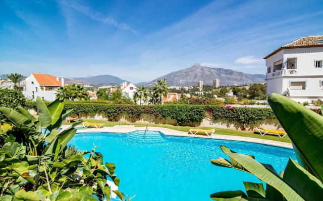 SAA2 Stunning 3 bedroom apt in Puerto Banus Roomservice