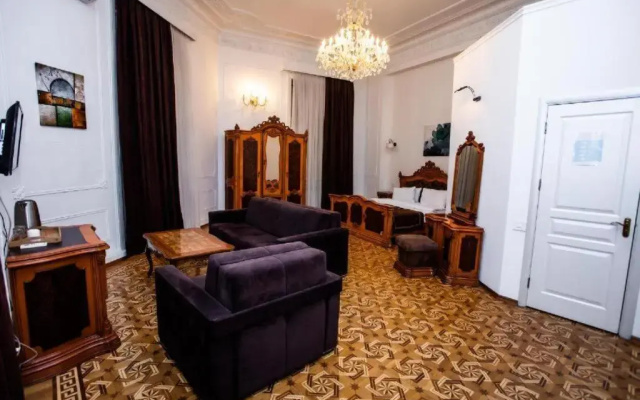 Deluxe Malakan Garden 12