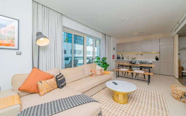 Amazing Stay in Marina With Balcony & View