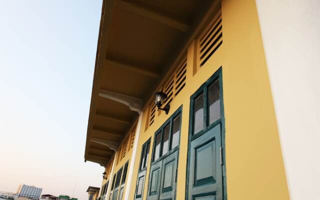 Baan Talat Phlu - Hostel вид на фасад