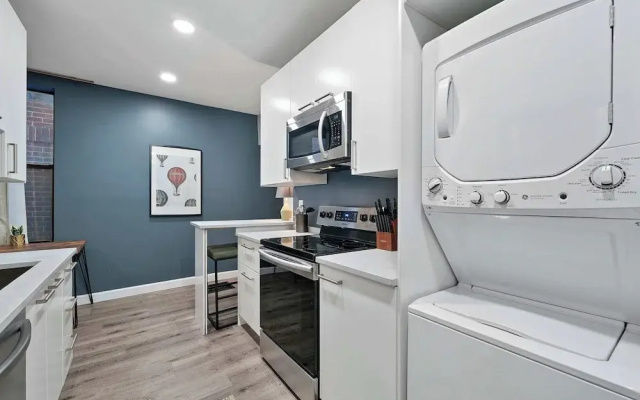 The Luxe Pearl Residences 870