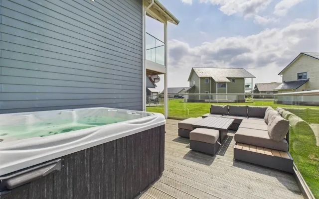 Host Stay Bay View Lodge