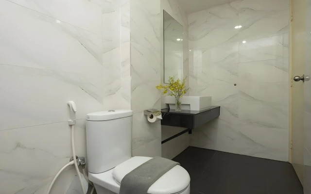 Oyo 490 Dk Hotel