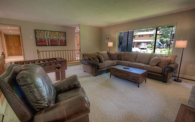 Meadowview Hideaway by Lake Tahoe Accommodations