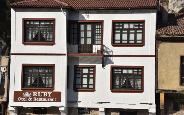 Ruby Hotel вид на фасад