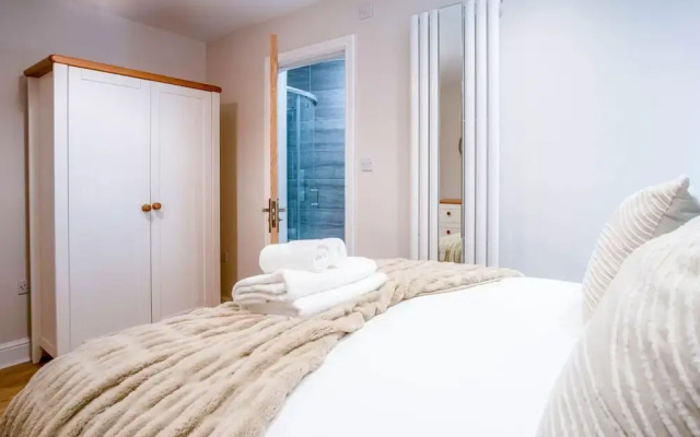 Seascape Retreat - 3 Bedroom Flat - Porthcawl