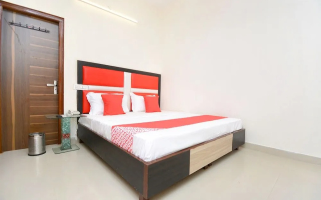 Oyo 22993 Hotel Ozas Grand
