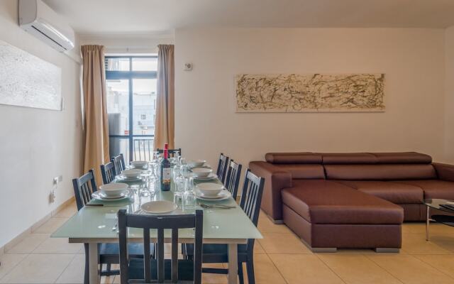 Отель Seashells Self Catering Apartment Мальта, Буджибба - отзывы, цены и фото номеров - забронировать отель Seashells Self Catering Apartment онлайн комната для гостей