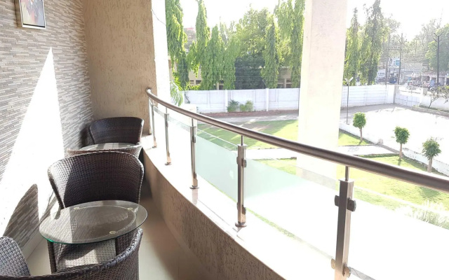 Saffron Hotel