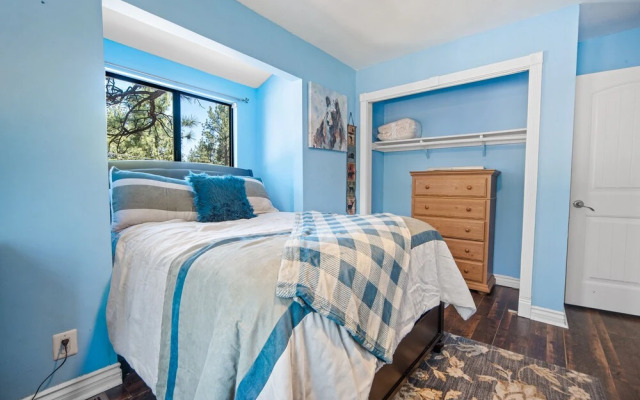 Middle Bear Chalet