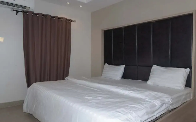 Oasis hotel and suites
