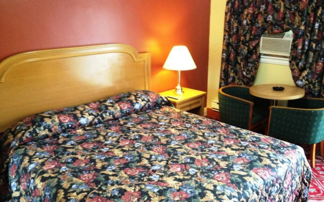 Parkway Motel