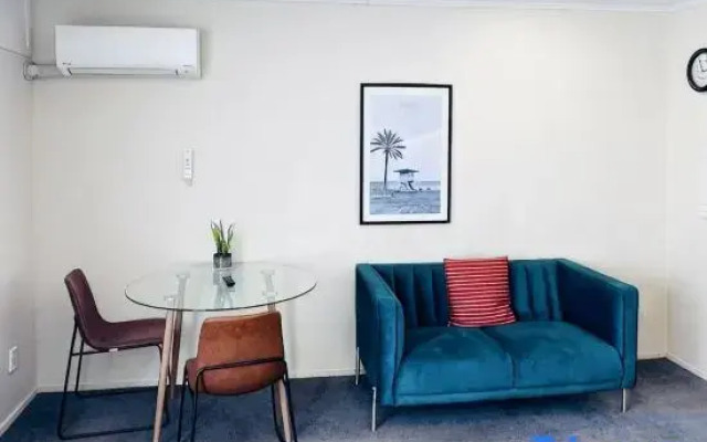 Merivale Court Large Studio-Unit 2