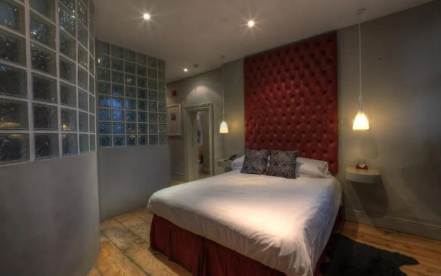 Strattons Hotel