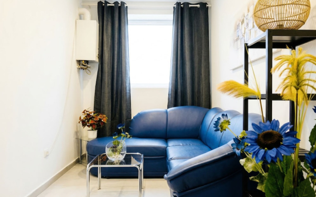 Cozy 2BR and Living Room Apt for 6