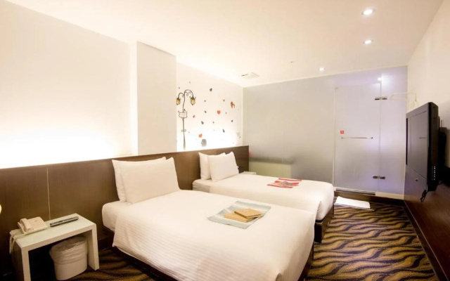 Ximen Holiday Fun Hotel