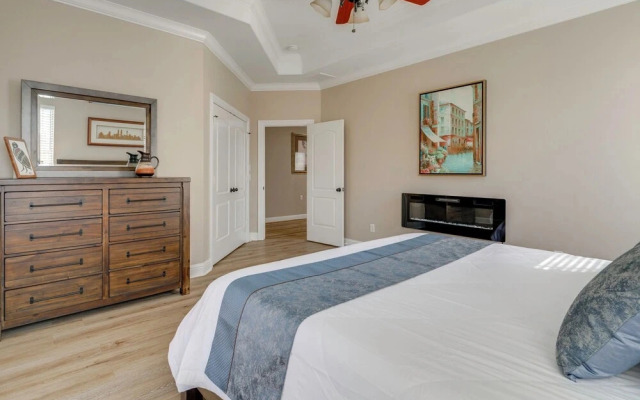 Boating, Fishing & Poolside Fun! Montgomery Escape