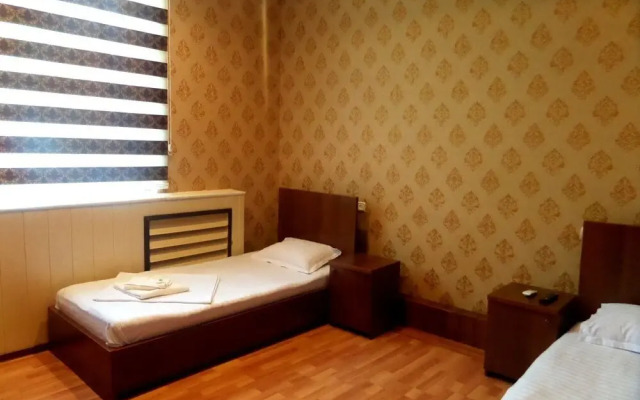 Empire Hotel