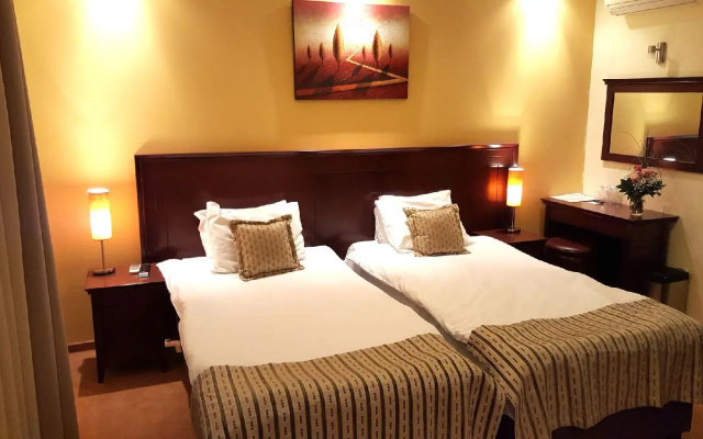 Hotel Contact