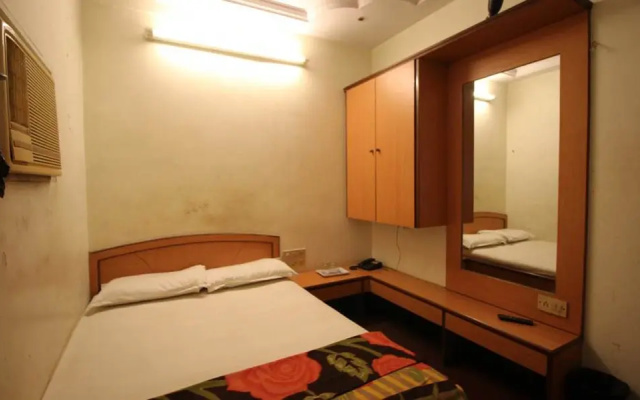 Hotel Hira Palace