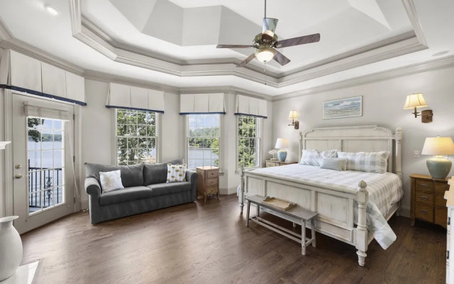 Make a Big Splash in 7BR Lake Norman Home!
