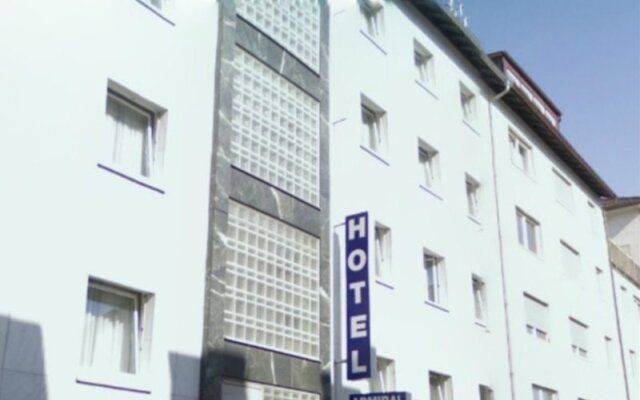 Admiral Hotel вид на фасад