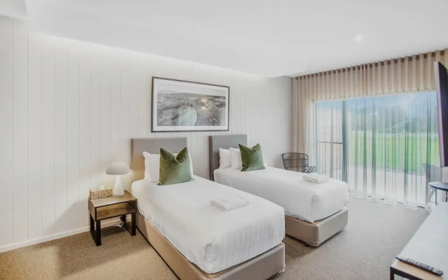 13th Beach Golf Lodges