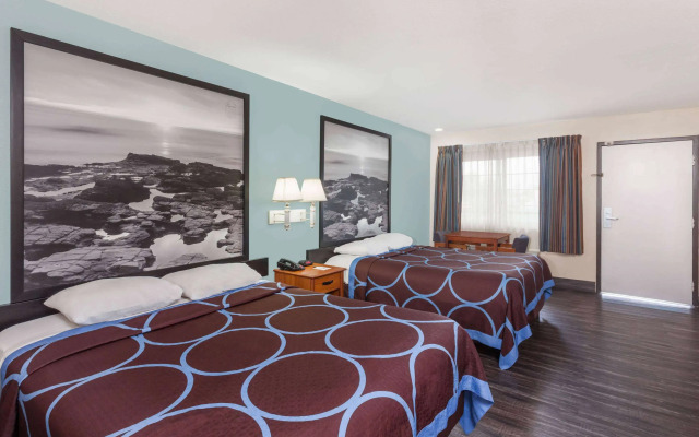 Super 8 by Wyndham El Cajon/San Diego
