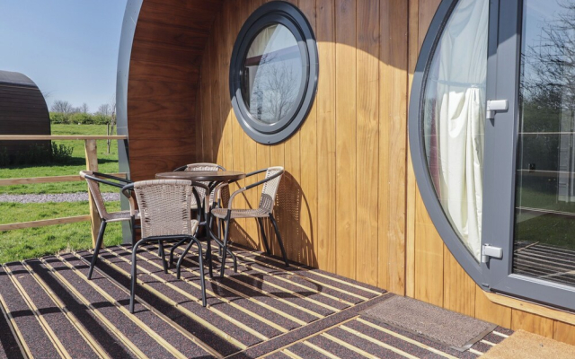 The Hazel Hobbit Pod
