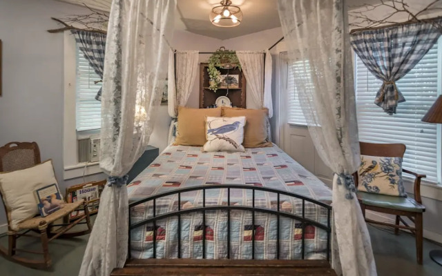 Country Woods Inn