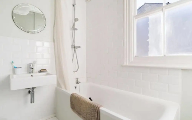 [MC] Stunning 2BR Dalston Period Flat