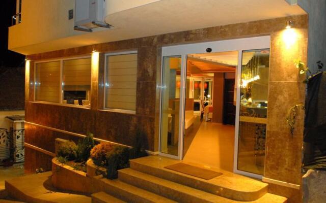 Hotel Avis Сандански вид на фасад