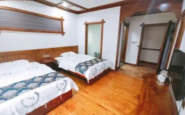 Qingfeng Xiaozhu Homestay (Zhangjiajie Wulingyuan Mark Store)