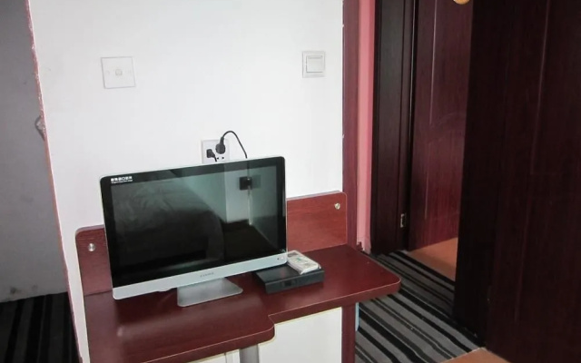 Weishaoye Hotel (Xi'an Ming City Wall West Gate Airport Bus branch)