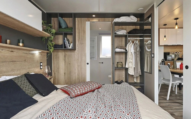 Beautiful Chalet With two Bathrooms, Near a Lake