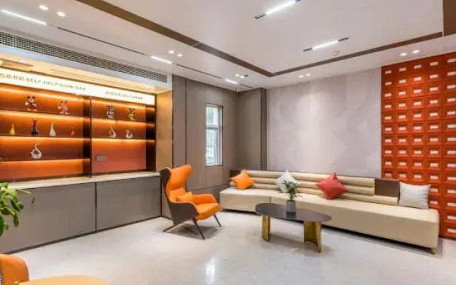Borrman Hotel (Chongqing Hechuan High-Speed Railway Station Wenfeng Ancient Street)
