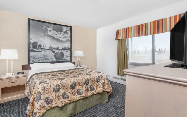 Super 8 Stettler