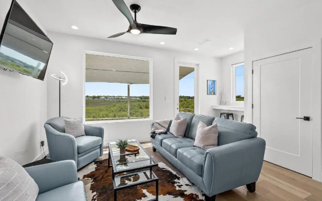 200 Riberia - Downtown Waterfront Luxury Home