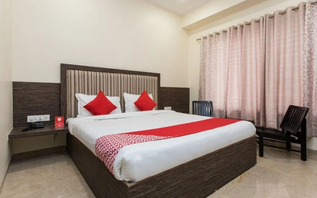 Oyo 15730 Ss Regency Anmex