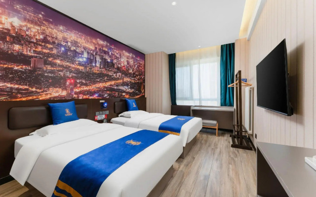 Super 8 Hotel (Jinan  Pengjiazhuang Metro Station Licheng Second Middle School)