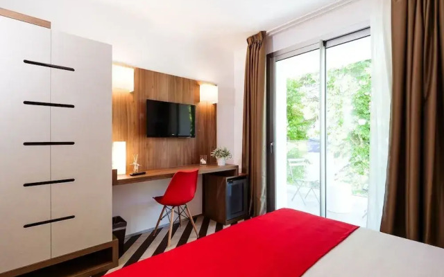 Dan Hotel