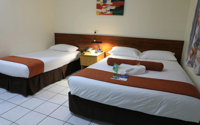 Huon Gulf Hotel & Apartments