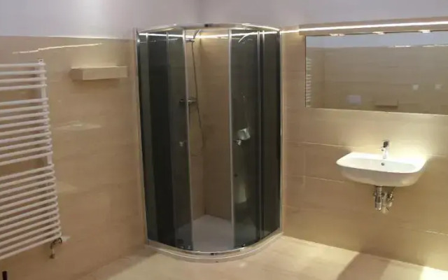 Apartament Bystre