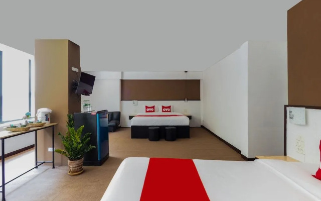 OYO 937 The​ Unique​ S​ Hotel​