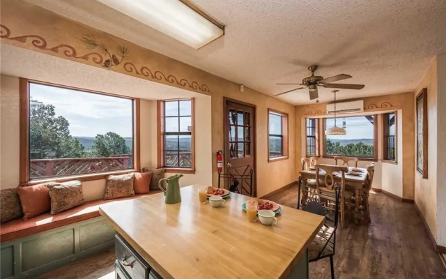 Lindleys Valley View - Three Bedroom Cabin