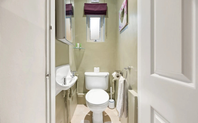 Stunning 3 Bedroom Maisonette in Chelsea