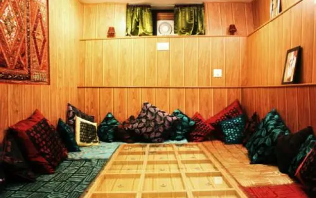 Hotel Walisons Resorts