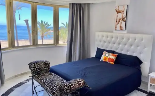 Frontline sea in the center of Puerto Banus.2 Bedrooms.