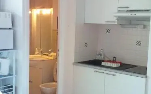 STUDIO CONFORT ET LUMINEUX avec LOGGIA ET PARKING PRIVE