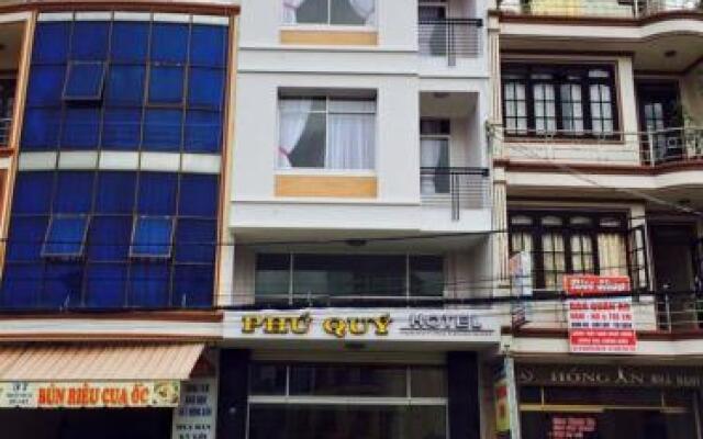 Отель Phu Quy Далат вид на фасад